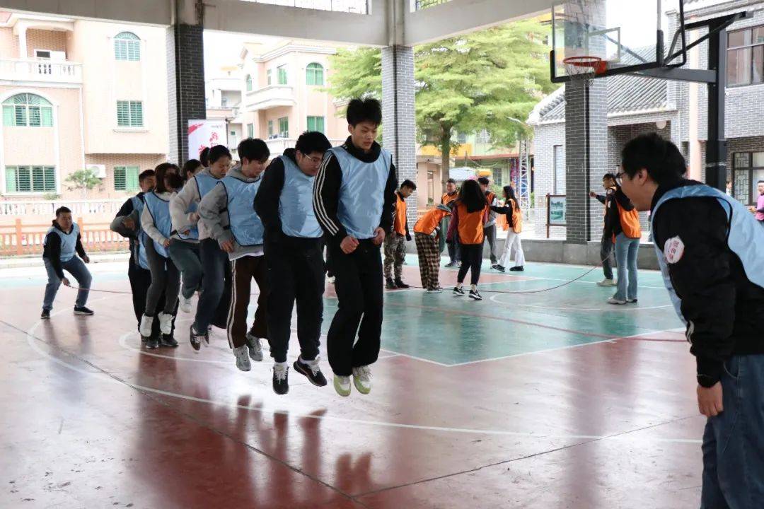 包含全队合作默契！以团队之力获得胜利！的词条