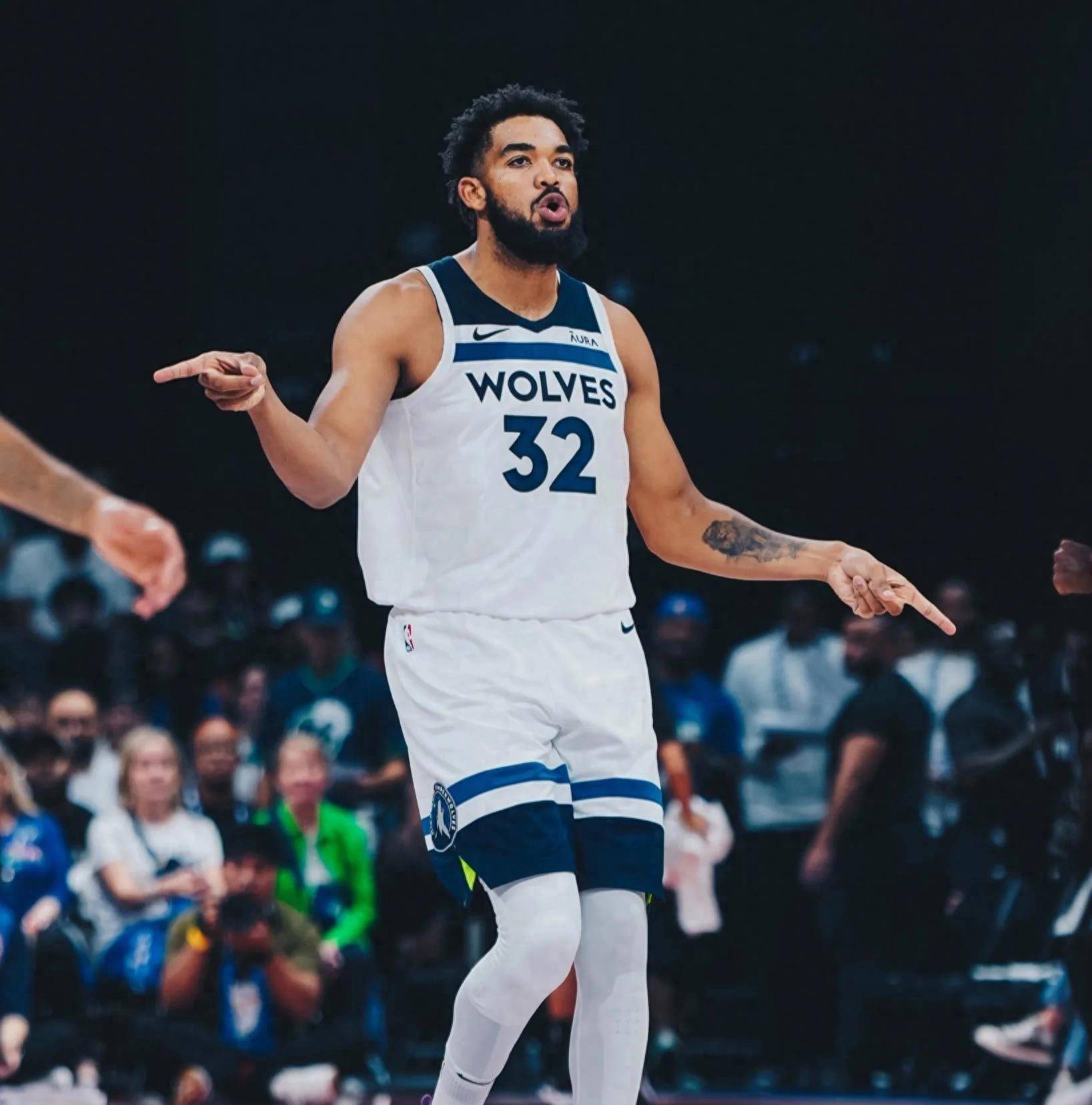 独行侠爆冷击败雄鹿,唐斯成为最大功臣 独行侠爆冷击败雄鹿,唐斯成为最大功臣