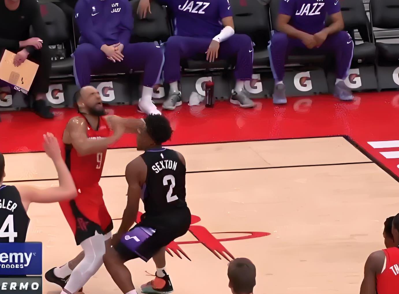 火箭惨败开拓者遭遇四连败