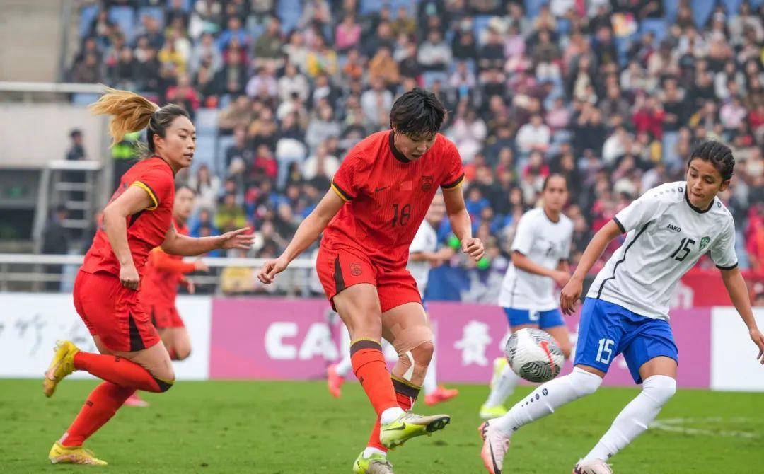 中国女足队员表现出色,全面夺冠 中国女足队员表现出色,全面夺冠