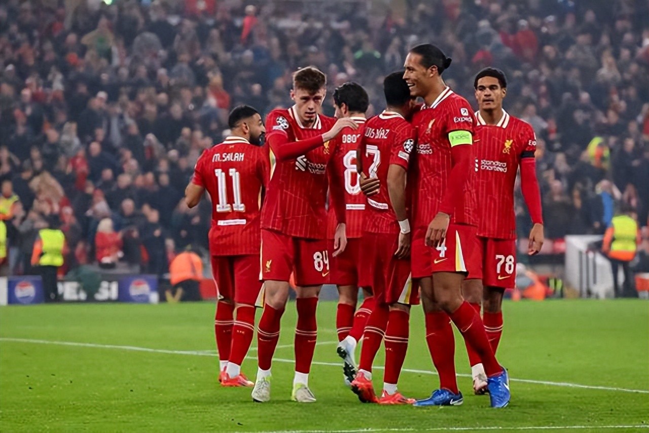 英格兰超级联赛激烈争夺，四大强队争夺冠军