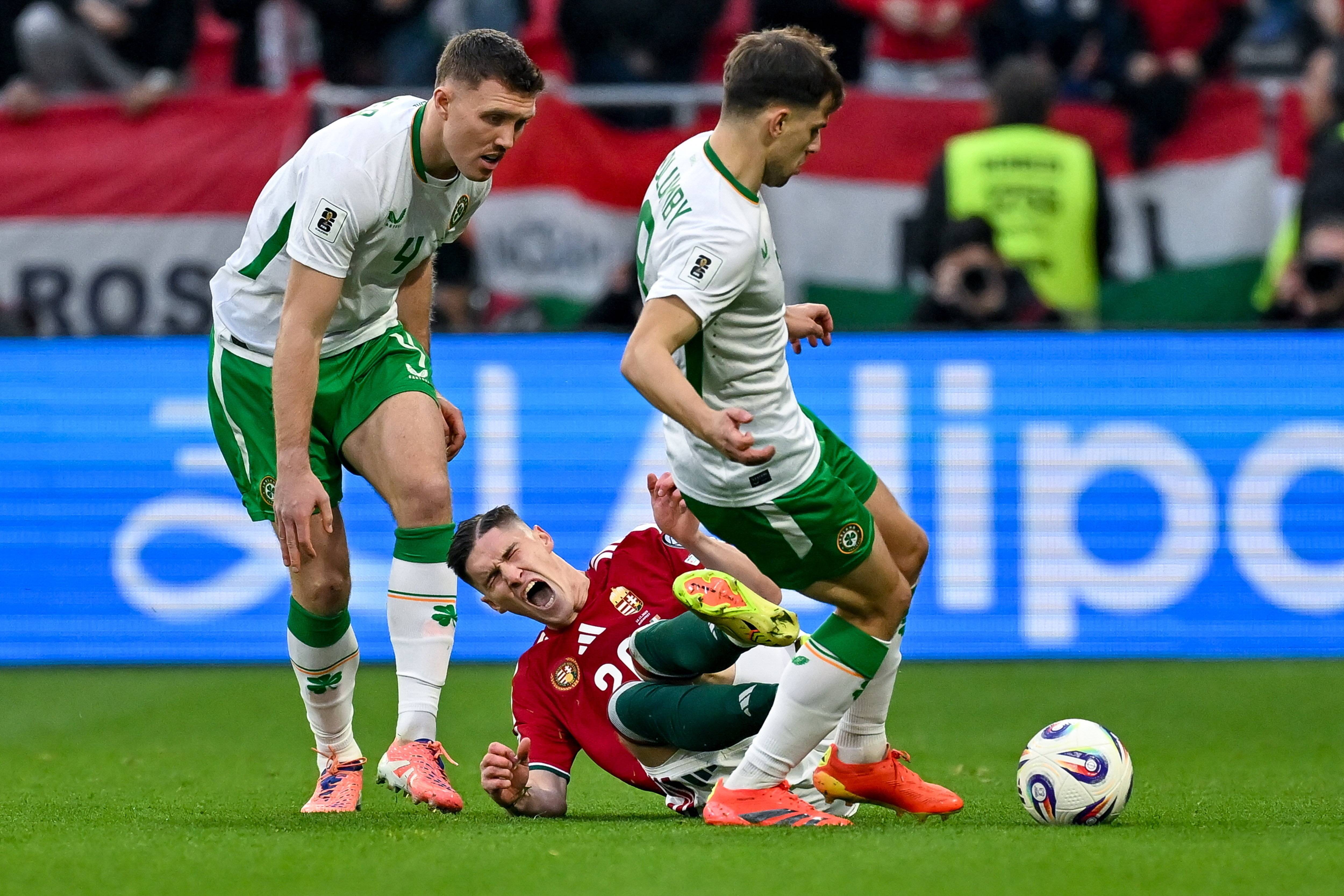 匈牙利足球队在客场比赛中逆袭获胜