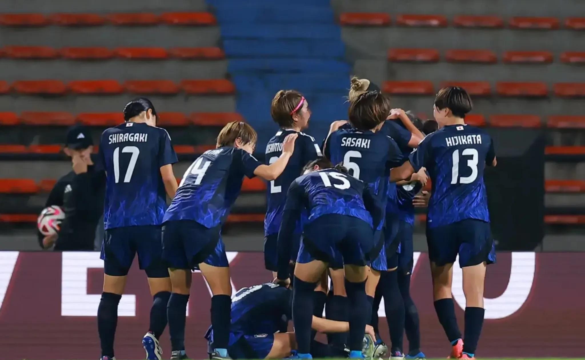 中亚球队实力碾压对手，轻松晋级淘汰赛的简单介绍