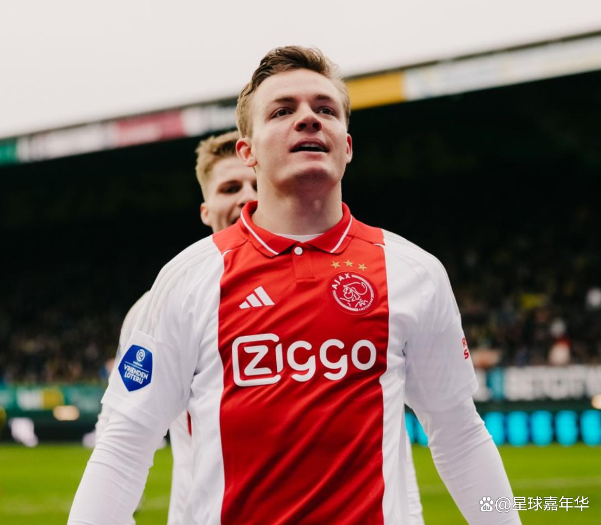 包含阿贾克斯客场失利，晋级前途堪忧的词条