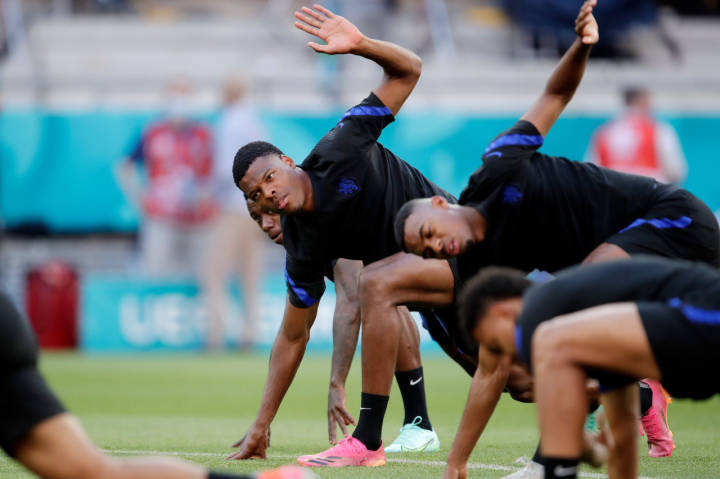 包含强强对话：欧洲杯资格赛看点十足，备战进行中的词条