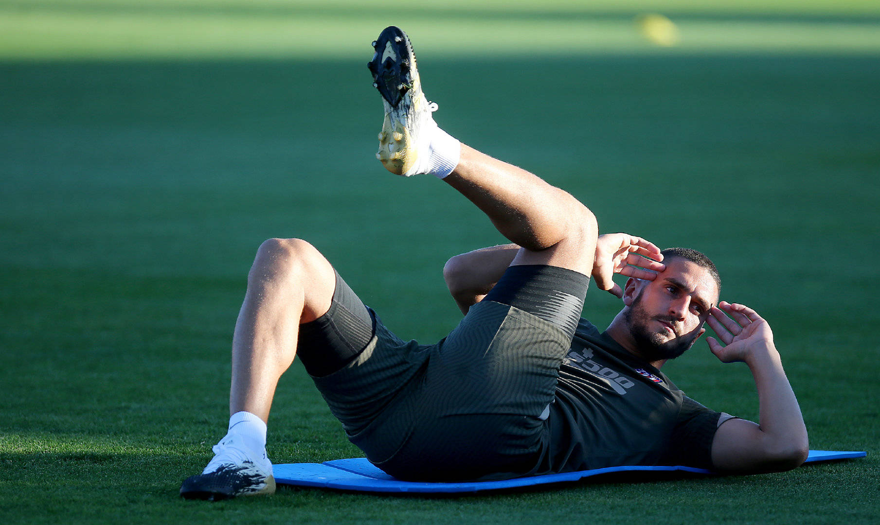 1xbet体育新闻-埃瓦尔主教练鼓励球队备战新赛季